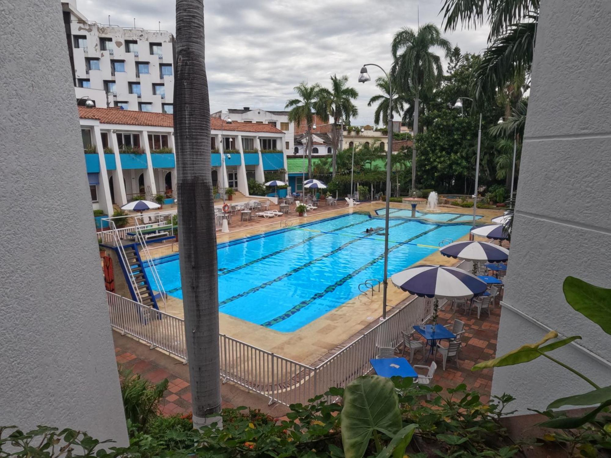 Hotel Bachue Girardot Eksteriør bilde