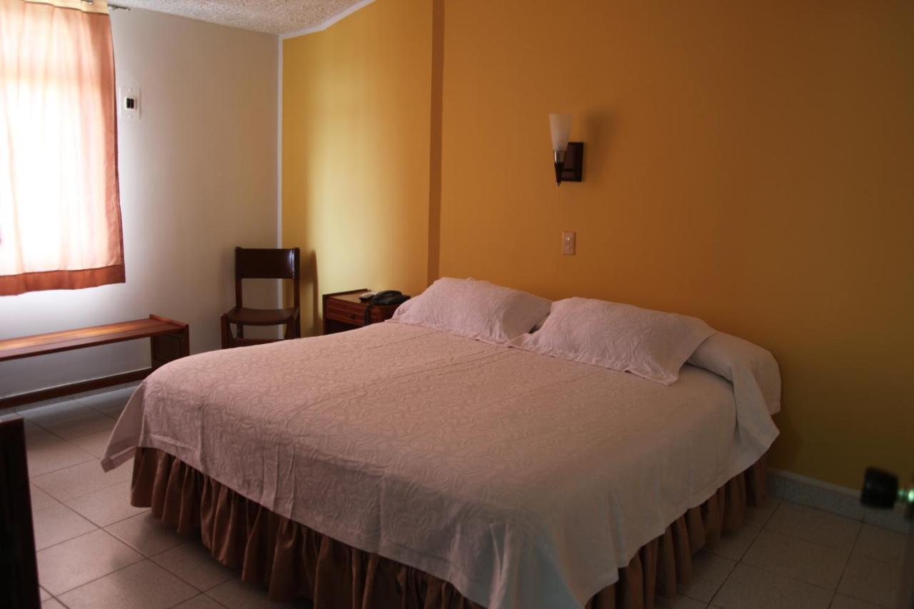 Hotel Bachue Girardot Eksteriør bilde
