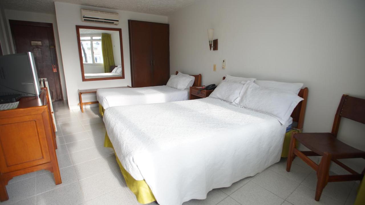 Hotel Bachue Girardot Eksteriør bilde